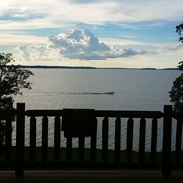 Toledo Bend Cabin burger flippin' just before sunset
#toledobendcabins #toledobendcabinrentals #toledobend #sunset