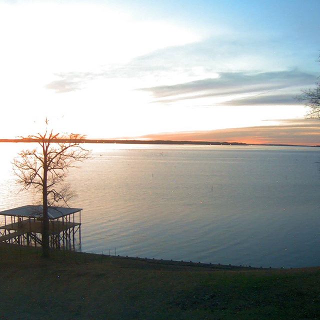The lake sunset is calling and you must go

#toledobendcabins #sunset #toledobend #toledobendlake