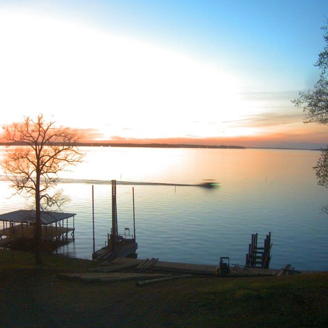 Yesterday evening at the Toledo Bend.  Boathouse construction coming along nicely.  Calendar is booking up fast.  If you want to spend some time at the cabin call/text 318-272-0951.
ToledoBendCabins.com
#toledobendcabins #toledobend #lakehouse #boathouse #bassfishing