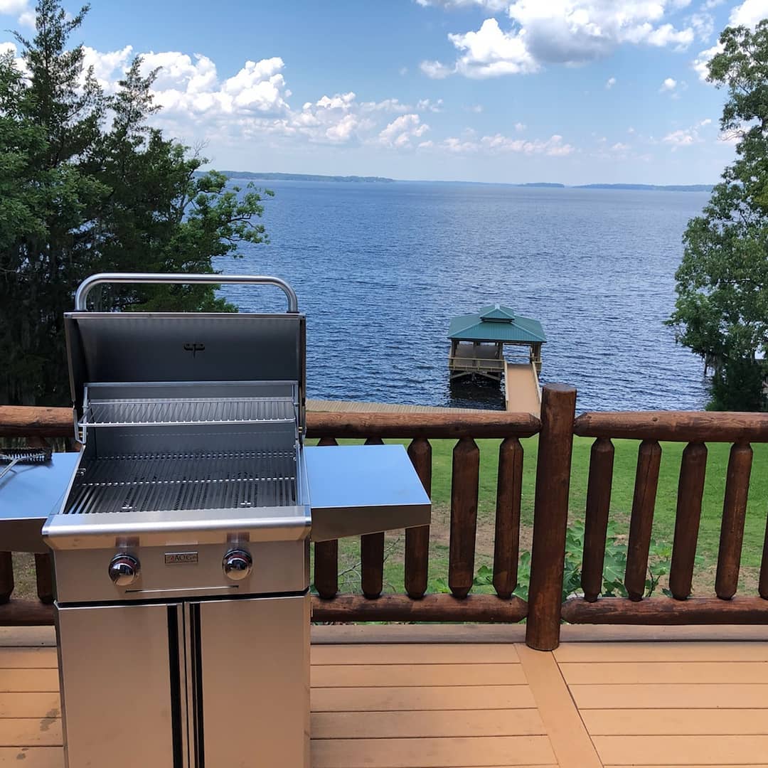 We put in a new gas grill at the Toledo Bend Cabin.  Oh and Toledo Bend looks nice too!

ToledoBendCabins.com

#toledobendcabins #toledobendlake #toledobend #cabinrentals