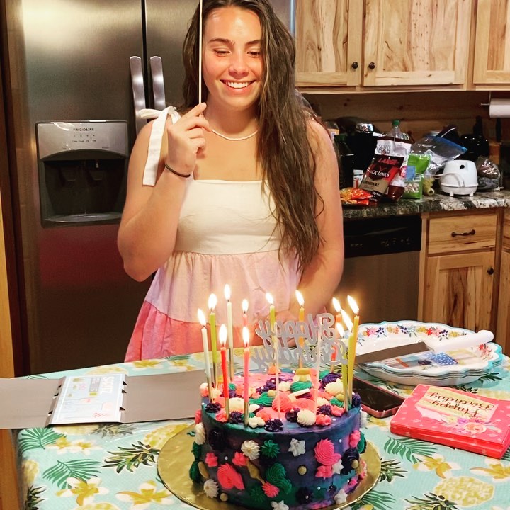 Celebrating birthdays and having great family fun at the Toledo Bend Cabin! 19 wonderful years with this little girl of ours! What a great place to get everyone together to celebrate! Book your special weekend to make memories too!!