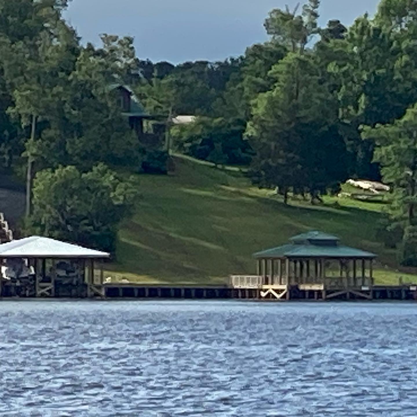 View of our green roof on the boat dock when coming in on the boat- Take me home !! #lakeviews #boatdocks #toledobendcabinrental #lakegetaways
