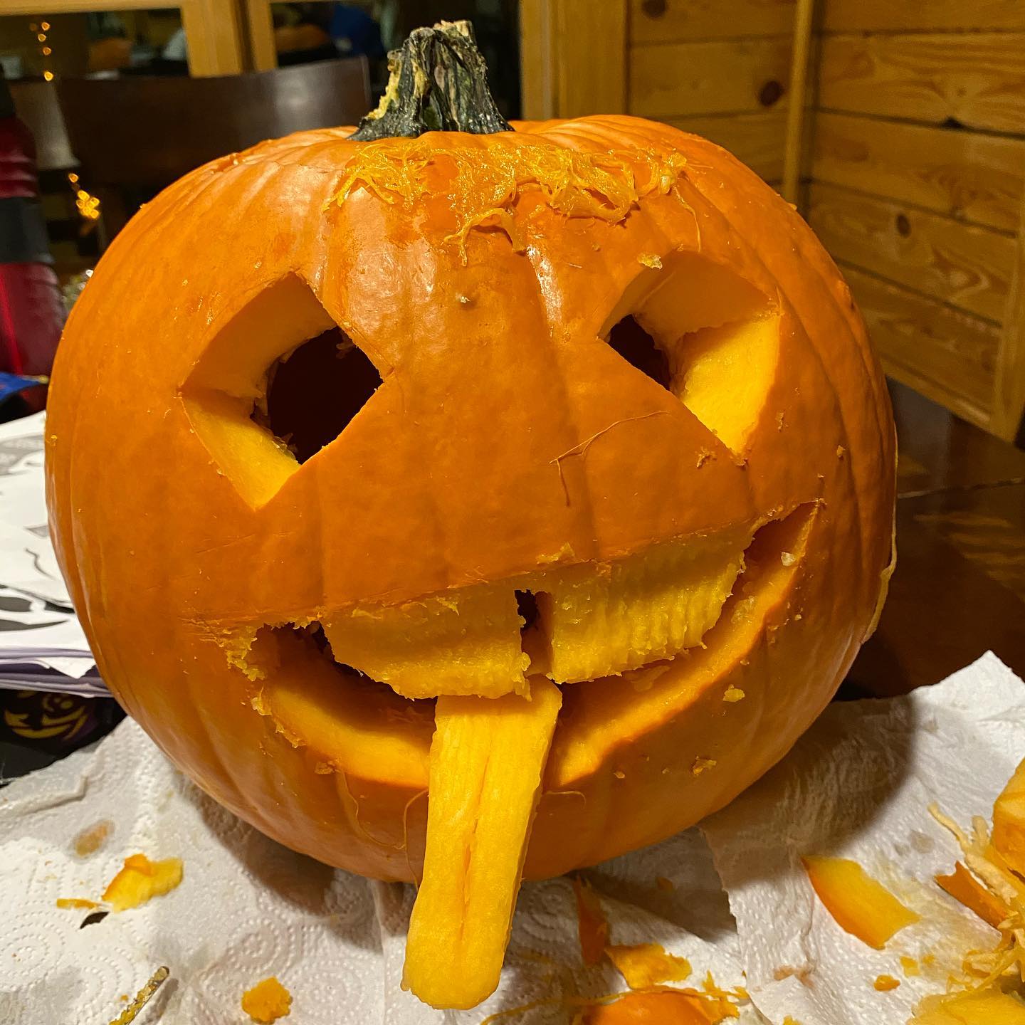Pumpkin Carving time-time to carve and light those pumpkins up! Autumn breeze and fall leaves- I love this weather! #pumpkincarvingtime #autumnbreeze #fallleaves #funatlakecabin