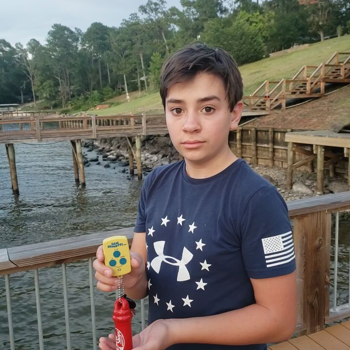 Our very own Ethan shows us upgrades to the boat lift at the Toledo Bend Cabin. We used to have a pull cord, but now we have a remote controlled boat lift.
TedoBendCabins.com
#gemremotes #toledobendcabins #toledobend