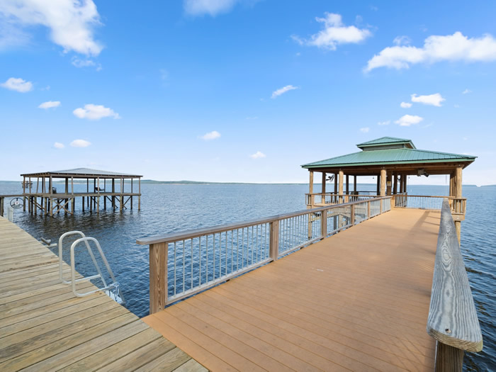 The boatouse has composite flooring so you can walk around barefoot without getting a splinter in your foot.