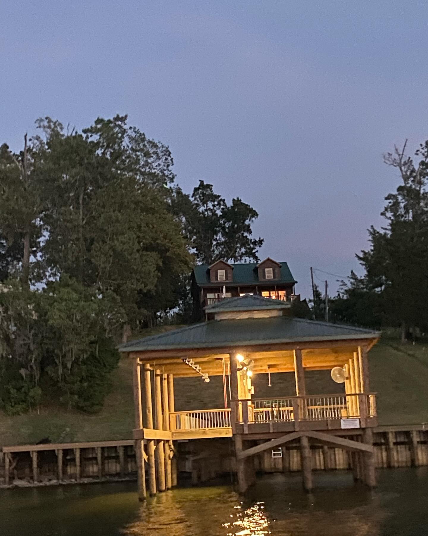 There is a boat slip on our boat dock that is just waiting for you to pull your boat up in there! Bring your family out for some cool nights and good times at our cabin. Fall days in the lake are the best! #falllakehouse #falllakelife #boatslip #boatdock